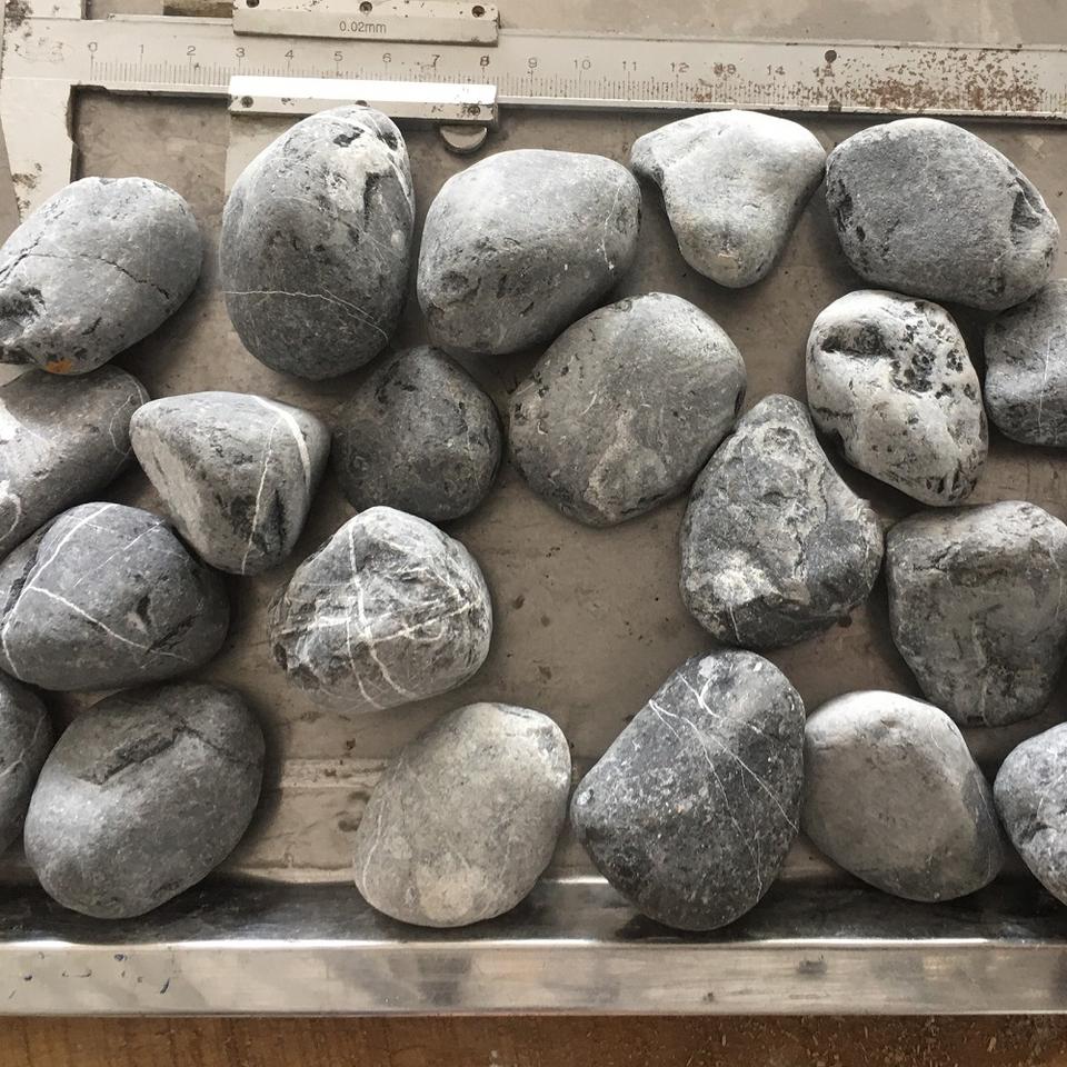Pavers Pebbles Natural Black Pebbles Stone for Landscaping, Decoration and Gardens