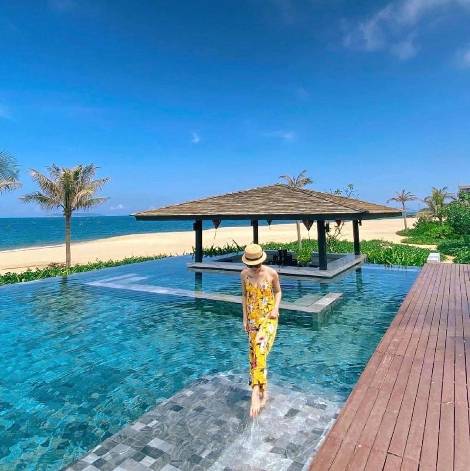 Antique Finish Vietnamese Grey Limestone Natural Stone Tile Sandblasted Exterior Hotel Wall Suppliers Warranty Included Sale