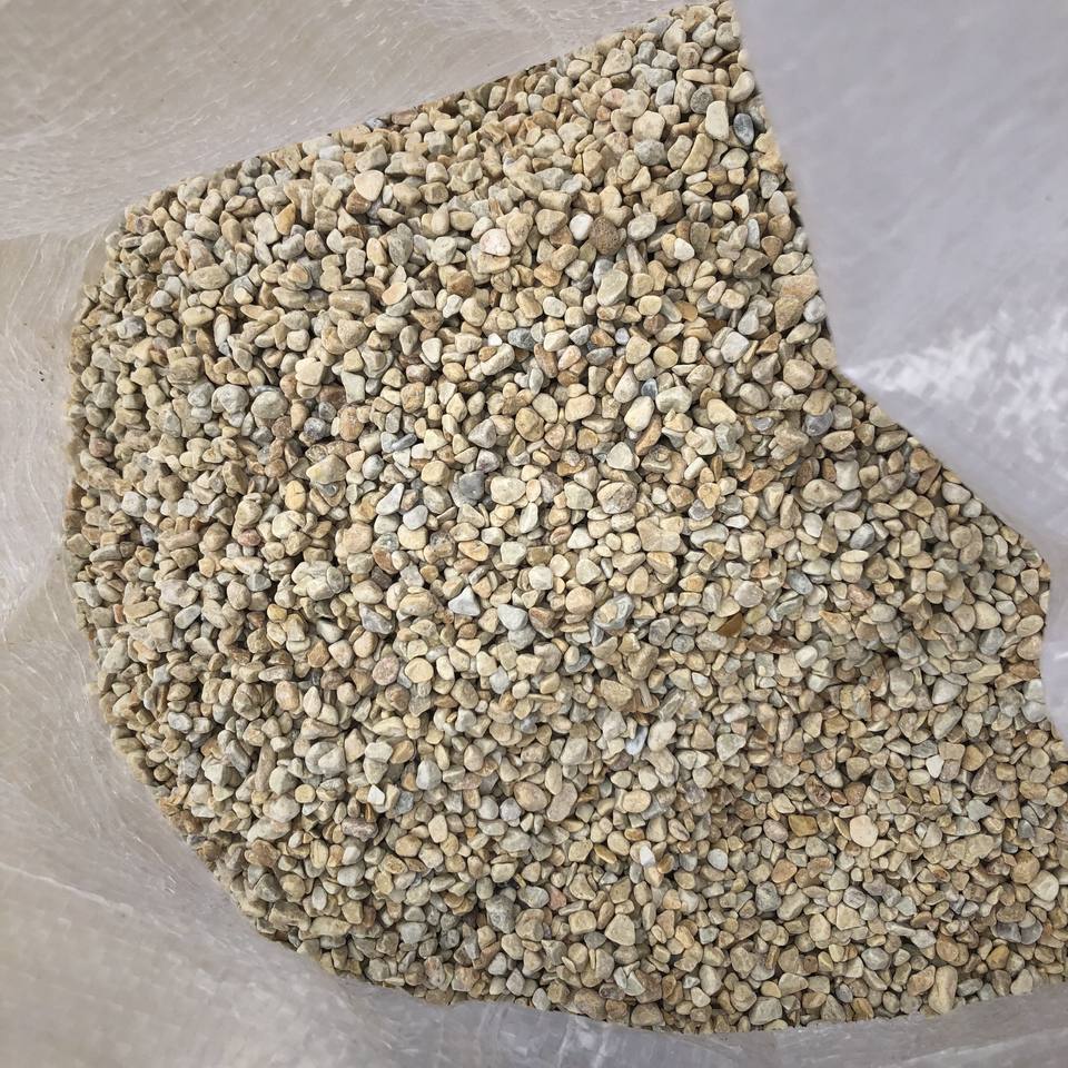 Vietnam Factory Supplies Stone Chips Gravels for Exposed Aggregate Resin Bound Floor & Landscaping  Tumbled Yellow Pebble Stone