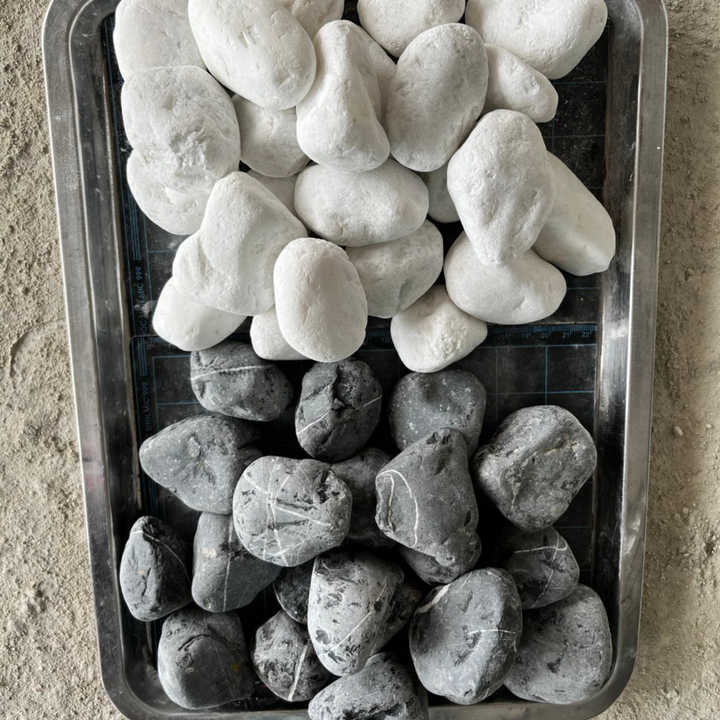 Vietnam Supplies Natural Stone Pebble Landscaping Driveways Garden Pebbles Gravels Stone Black Tumbled Pebble Stone