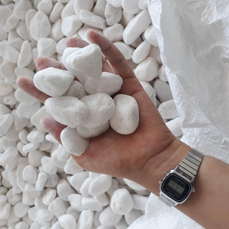 LEADING VIETNAM SUPPLIER OF CREAM WHITE TUMBLED PEBBLE GRAVEL NATURAL POLISHED STONE FOR LUXURY VILLAS & OUTDOOR SPACES