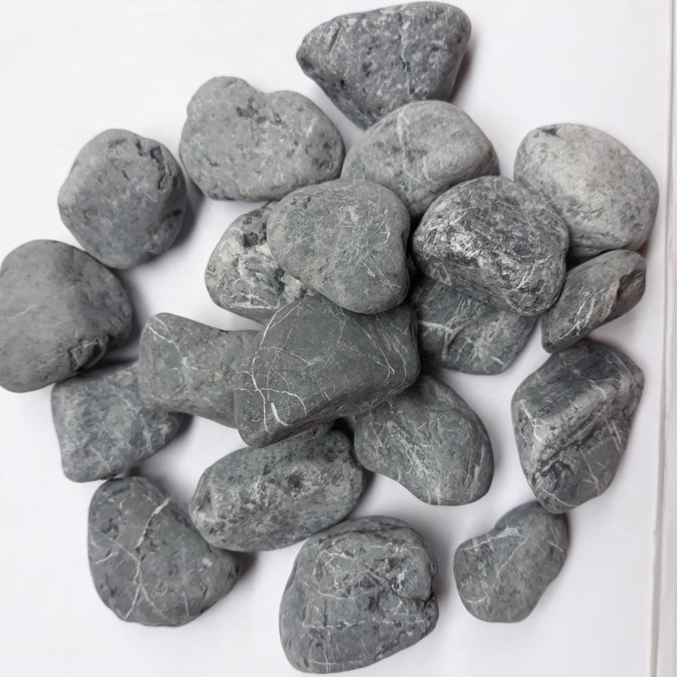 HIGH QUALITY GREY TUMBLED PEBBLE GRAVEL FROM VIETNAM POLISHED NATURAL STONES FOR LUXURY VILLA & OUTDOOR DESIGN