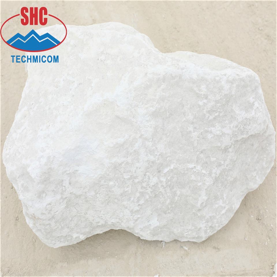 Vietnam White Limestone Lump Calcium Carbonate Lump  Bulk Shipment Caco3 Rocks for Grinding Industrial Grade