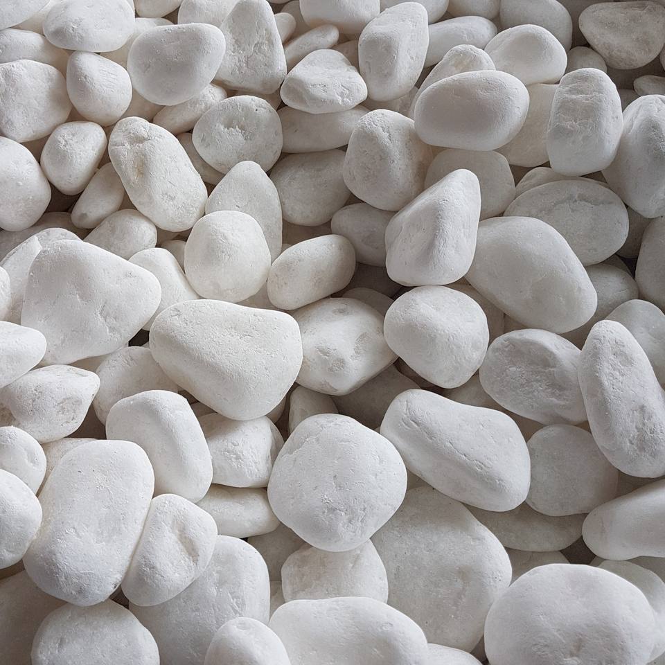 Vietnam Origin Natural Tumbled Smooth Snow White Pebble Stone Outdoor Application for Driveway & Landscaping Decoration