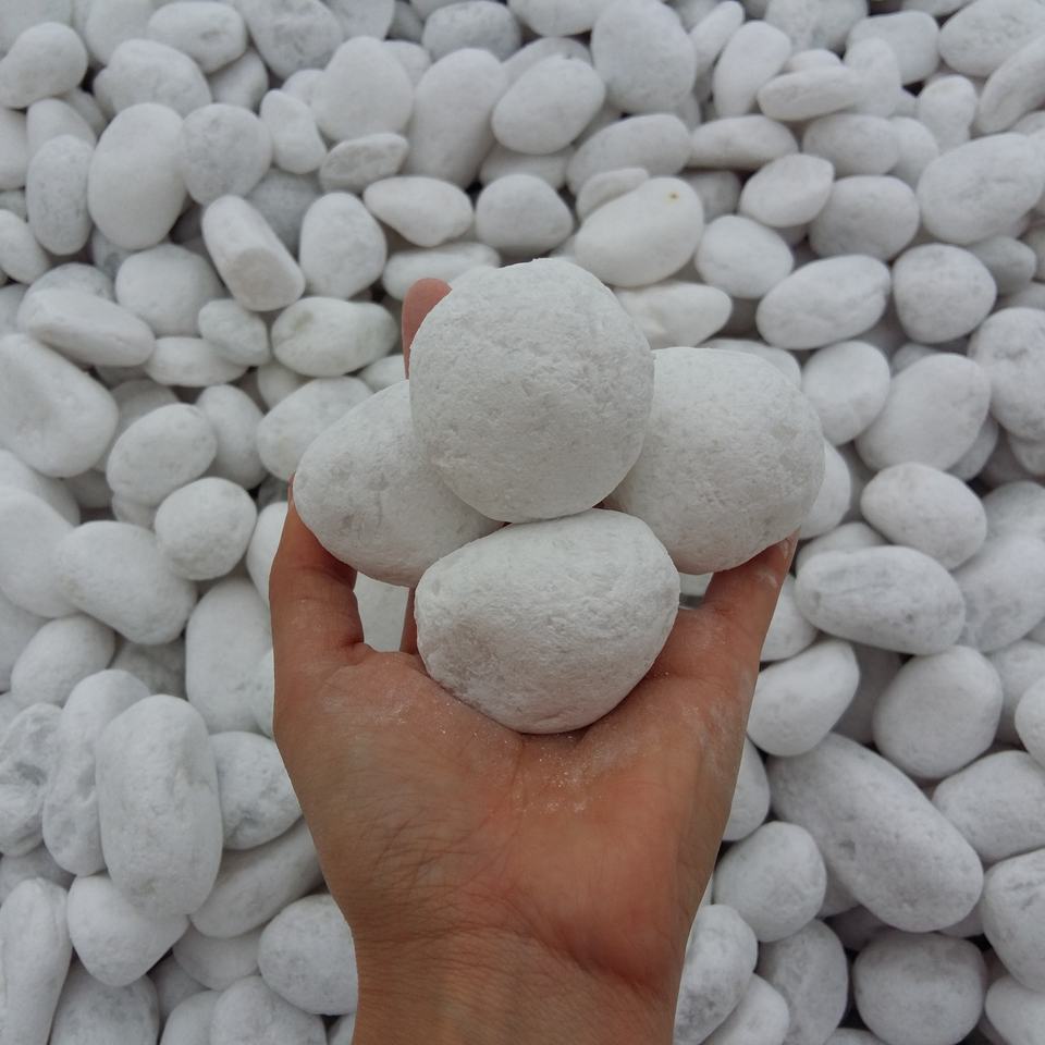 Hot Selling Natural Stone Snow White Pebble Cobble Type for Exterior Home Garden Paving and Landscaping Decor