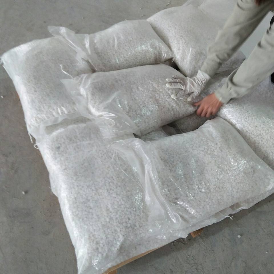 White Tumbled Pebble Stones from Vietnam Natural Rock Material