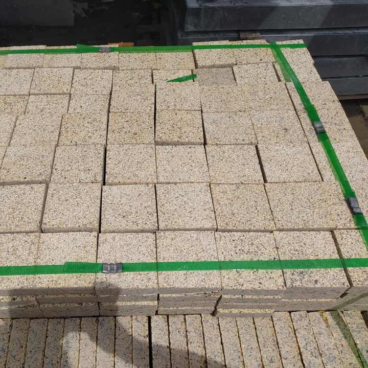 Vietnamese Yellow Golden Granite Flamed for Wall Floor Tile