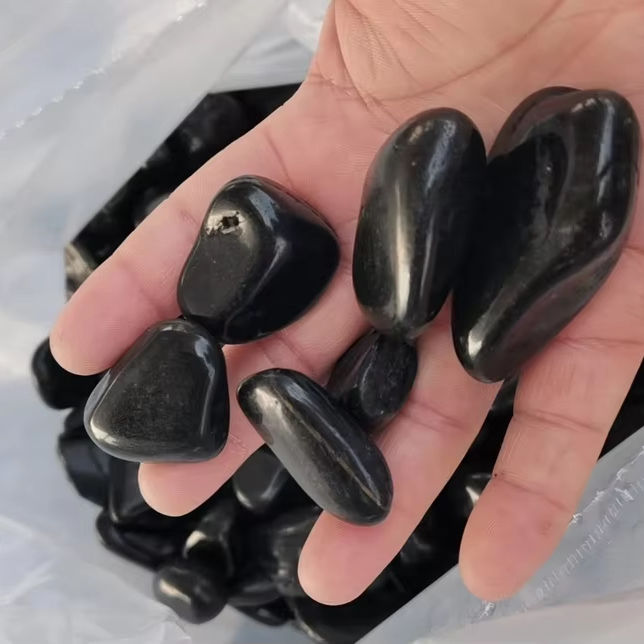 Đá cuội và Sỏi đá sông tự nhiên đen bóng Loại đá trắng dùng cho công viên