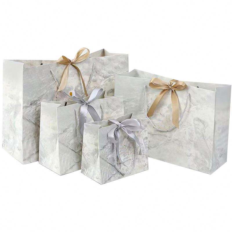 Túi Giấy Cảm Ơn Đựng Quần Áo Quà Tặng Ngày Của Mẹ, Bìa Cứng Trắng, In Offset Tùy Chỉnh, Tay Cầm Flexiloop, Bóng Có Vân