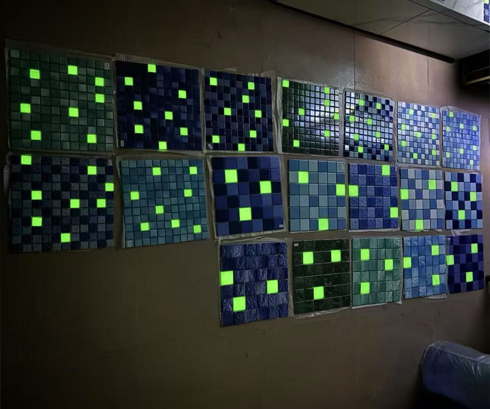 Gạch Mosaic Gốm Sứ Dạ Quang Cho Hồ Bơi