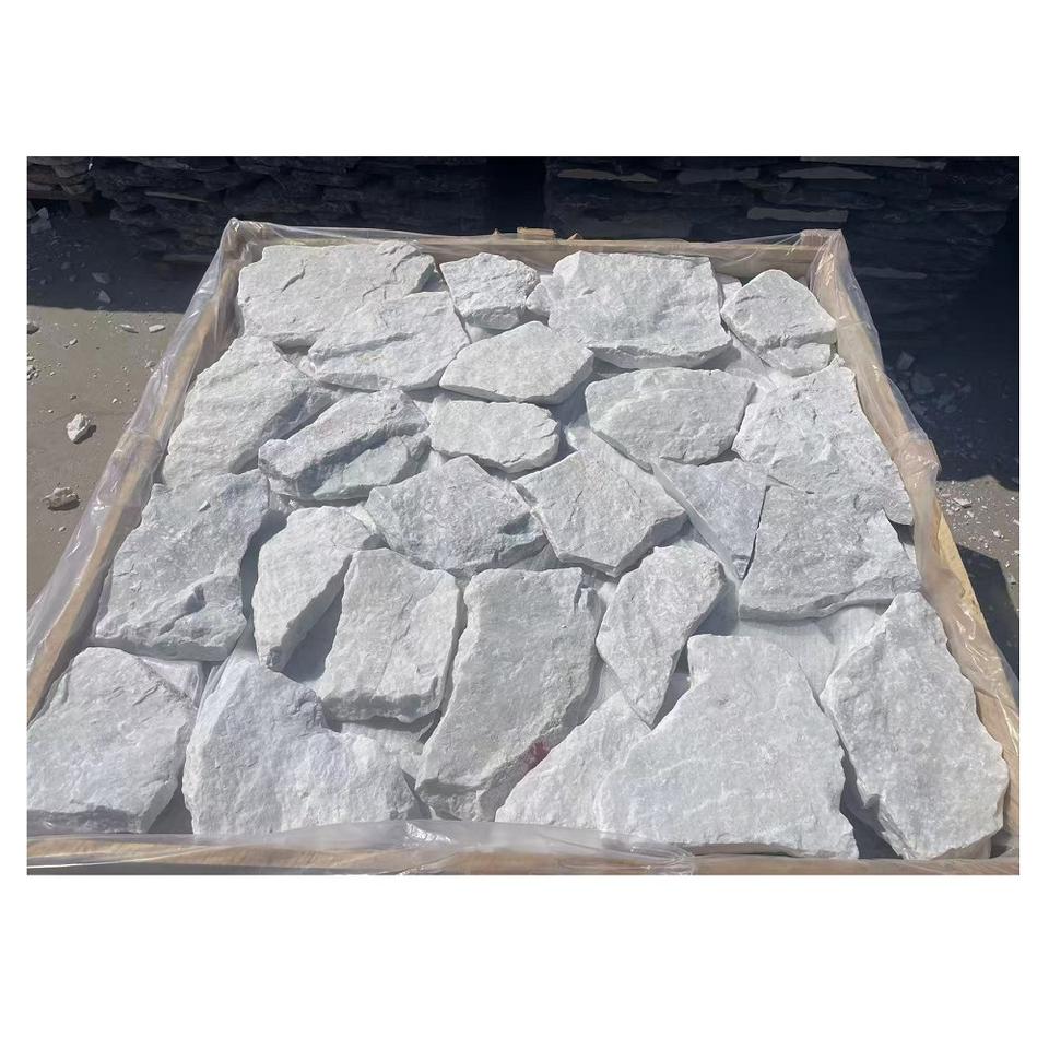 Tấm ốp đá tự nhiên trang trí mặt tiền nhà màu trắng