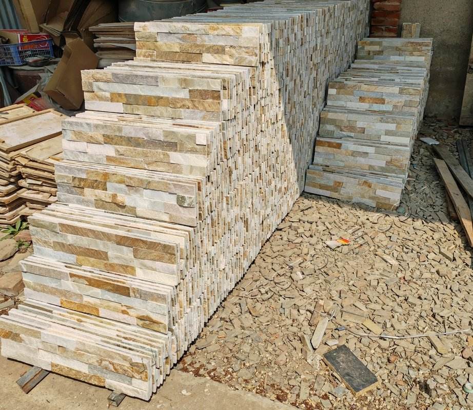 Đá ốp tường ngoại thất hiện đại Trung Quốc, Tấm đá phiến thạch anh tự nhiên kích thước tùy chỉnh, Bề mặt hoàn thiện chẻ tự nhiên, Ứng dụng ngoài trời