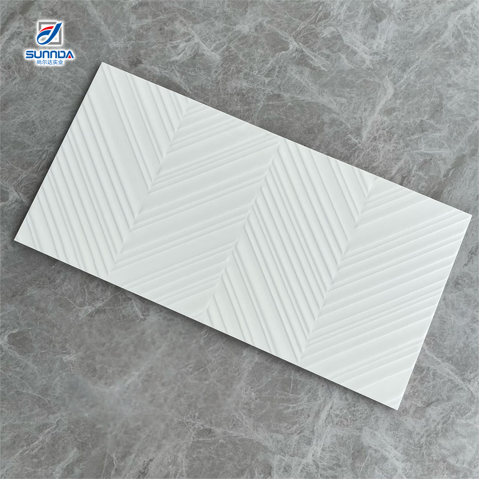 Gạch ốp tường ceramic 300x600mm cho phòng tắm và nhà bếp, màu kem trắng bóng
