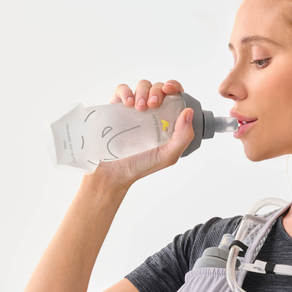 Nevo Rhino UK Hàng Có Sẵn 350ml Bình Nước Thể Thao Mềm Gấp Gọn Thân Thiện Môi Trường Có Nắp Cho Chạy Bộ Và Hoạt Động Ngoài Trời