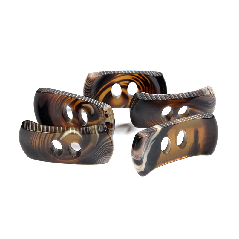 Phụ kiện quần áo cao cấp, nút áo nhựa Urea giả sừng, 2 lỗ, mép rộng, vân không đều