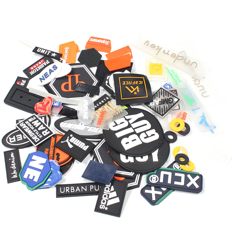 Sản phẩm bán chạy nhà máy: Huy hiệu, miếng dán, miếng dán logo cao su tùy chỉnh, nhãn nhựa, huy hiệu cao su silicone