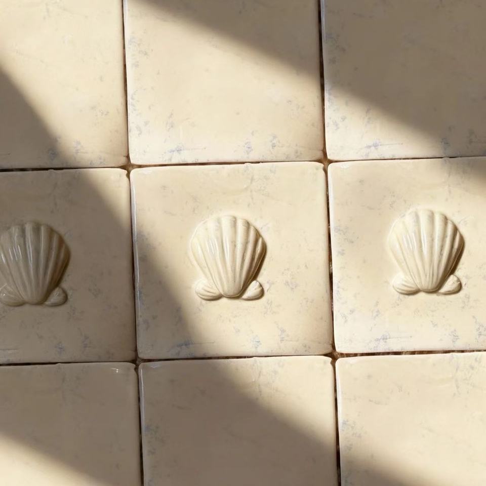 Gạch Sứ Thủ Công Bóng Xà Cừ Màu Trắng và Pastel, Kháng Khuẩn & Kháng Axit, Độ Dày 10mm