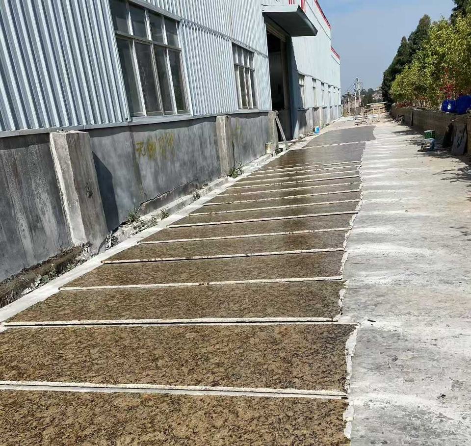 Gạch và Tấm Đá Granite Vàng Brazil Đánh bóng Trang trí Công nghiệp Nội thất