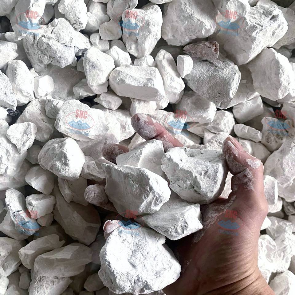 Vietnamese Quick Lime High Calcium Oxide 90%+ for Steelmaking Sugar Refinery Water Cleaning Process From 10 to 70 Mm