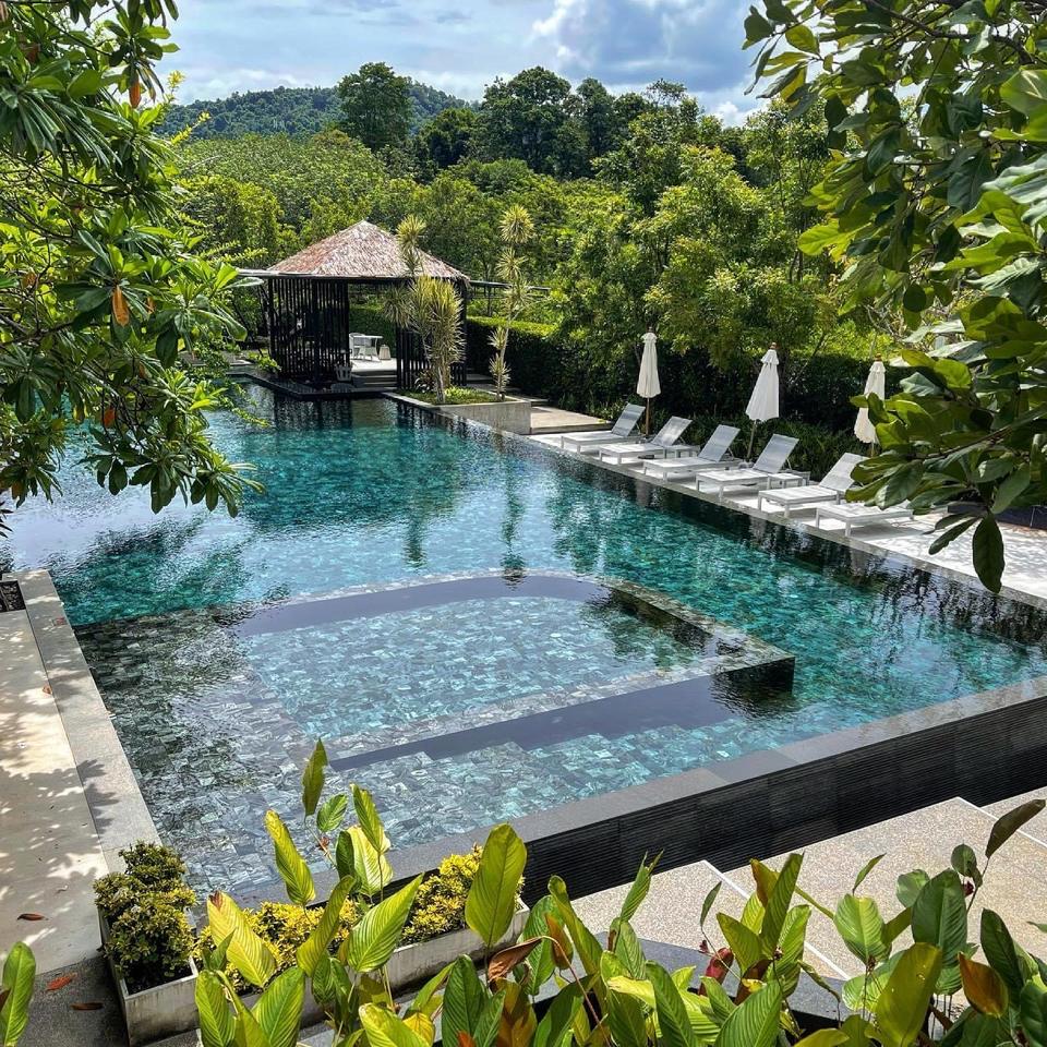 Bluestone Light Grey Limestone Swimming Pool Tiles Modern Design Sandblasted Surface Stone for Villa Copping