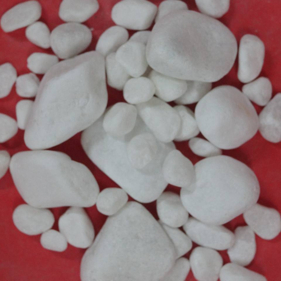 Snow White Natural Cobble Stone Decorative Tumbled Pebbles for Landscaping and Rock Stone Features
