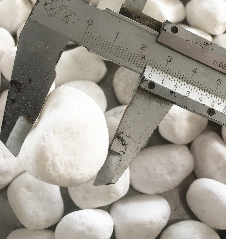 Vietnam Origin Multiple Color Snow White Pebbles Stone for Decoration Stone
