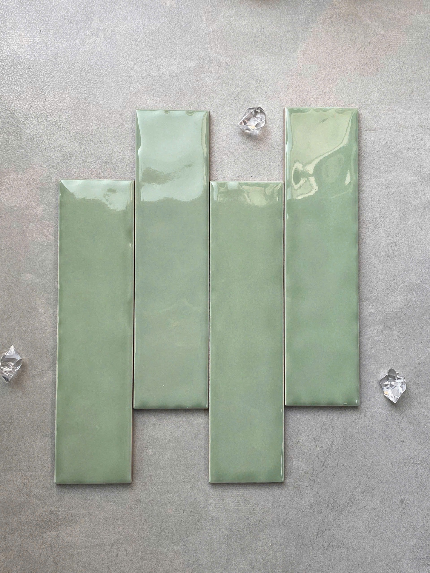 Gạch thẻ Xanh Mint bóng lượn 520UDM2 KT 5x20cm