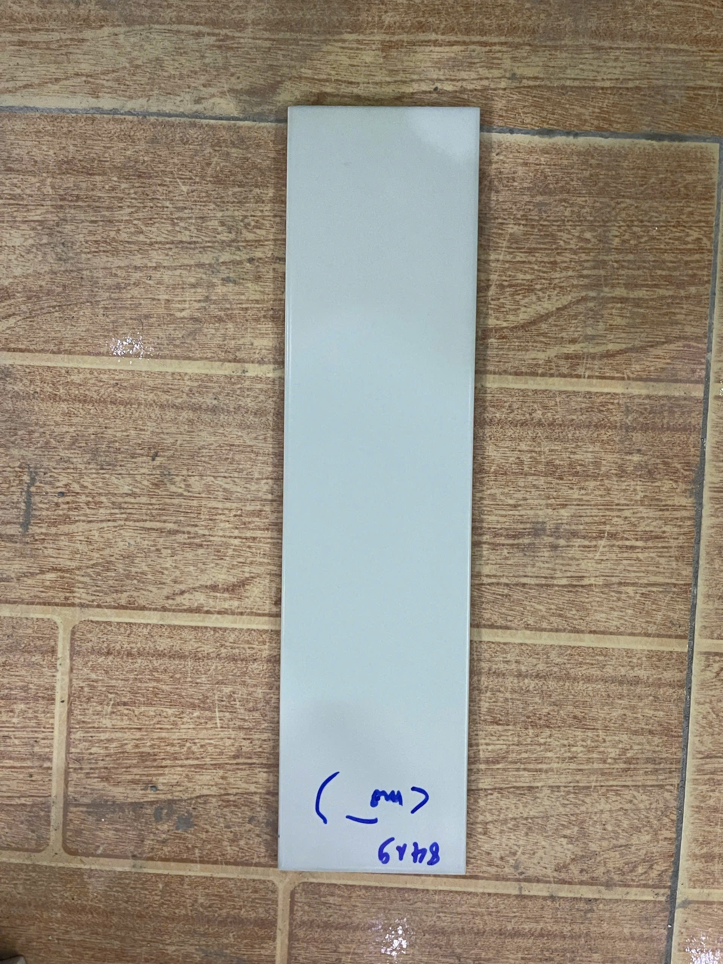 Gạch thẻ Việt Nam KT 75x300mm trắng loại 1 mã 68419