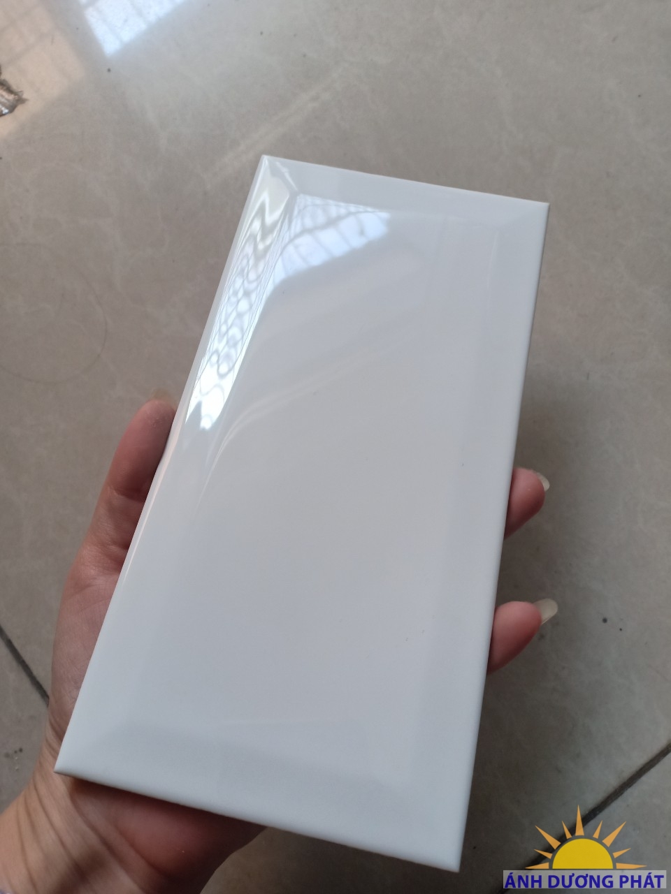 Gạch thẻ 10X20 ceramic