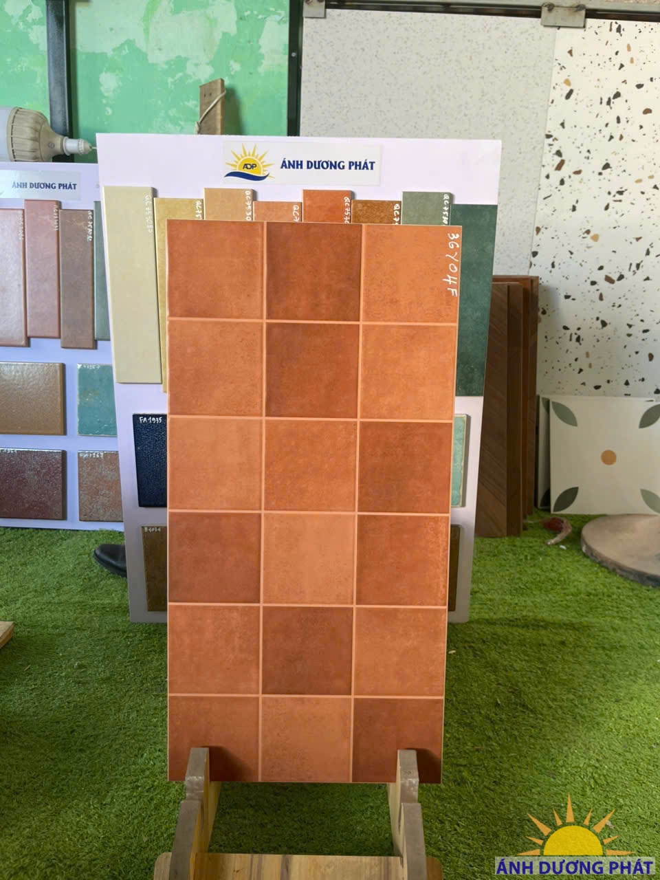 Gạch 30x60 ốp tường 36Y04F