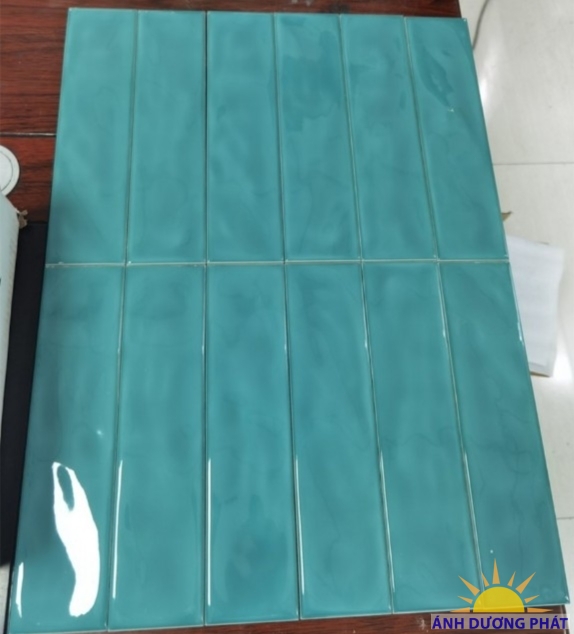 GẠCH THẺ LƯỢN SÓNG 75X300 MÀU XANH