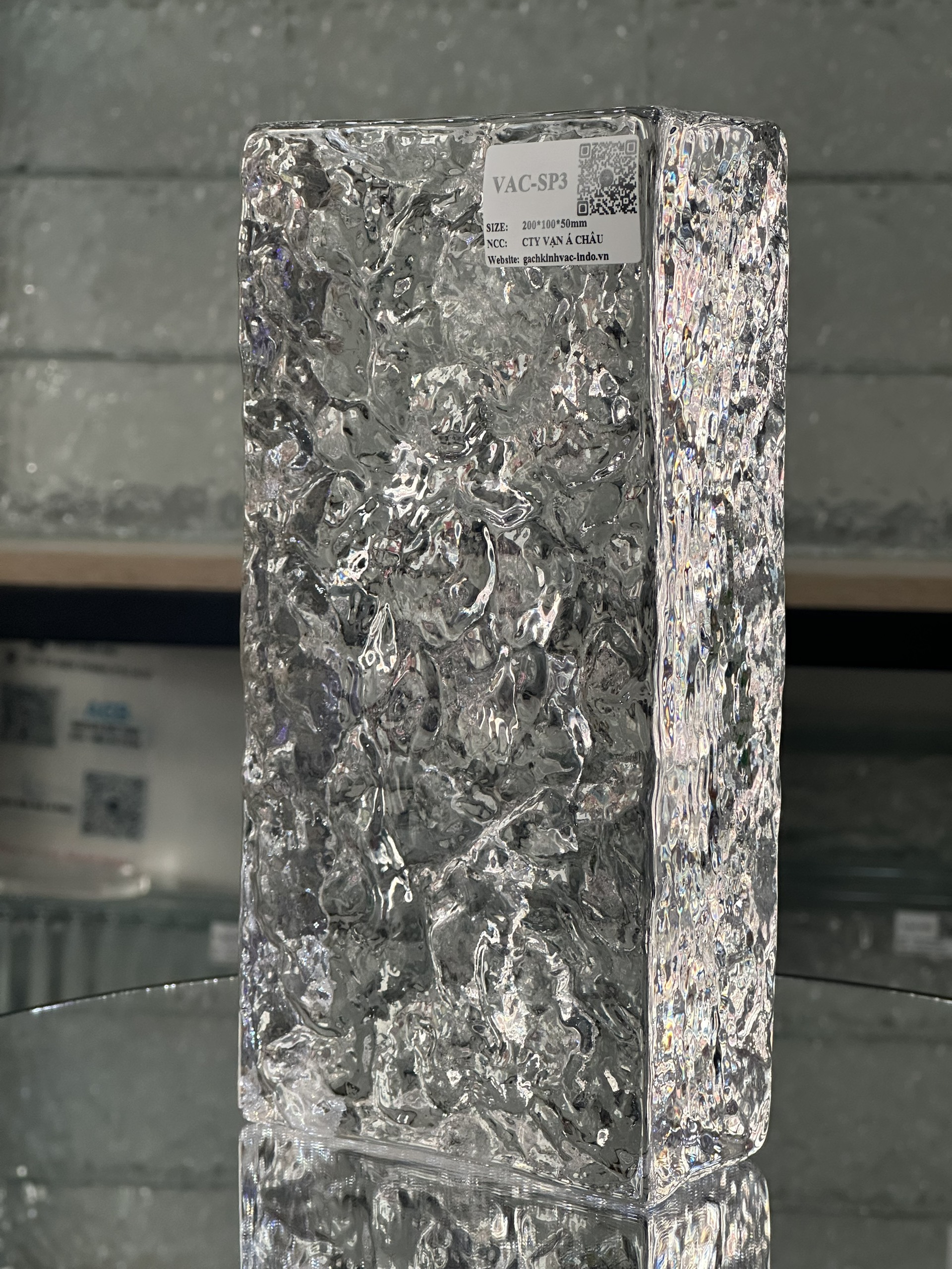 GẠCH KÍNH KHỐI ĐẶC SP3