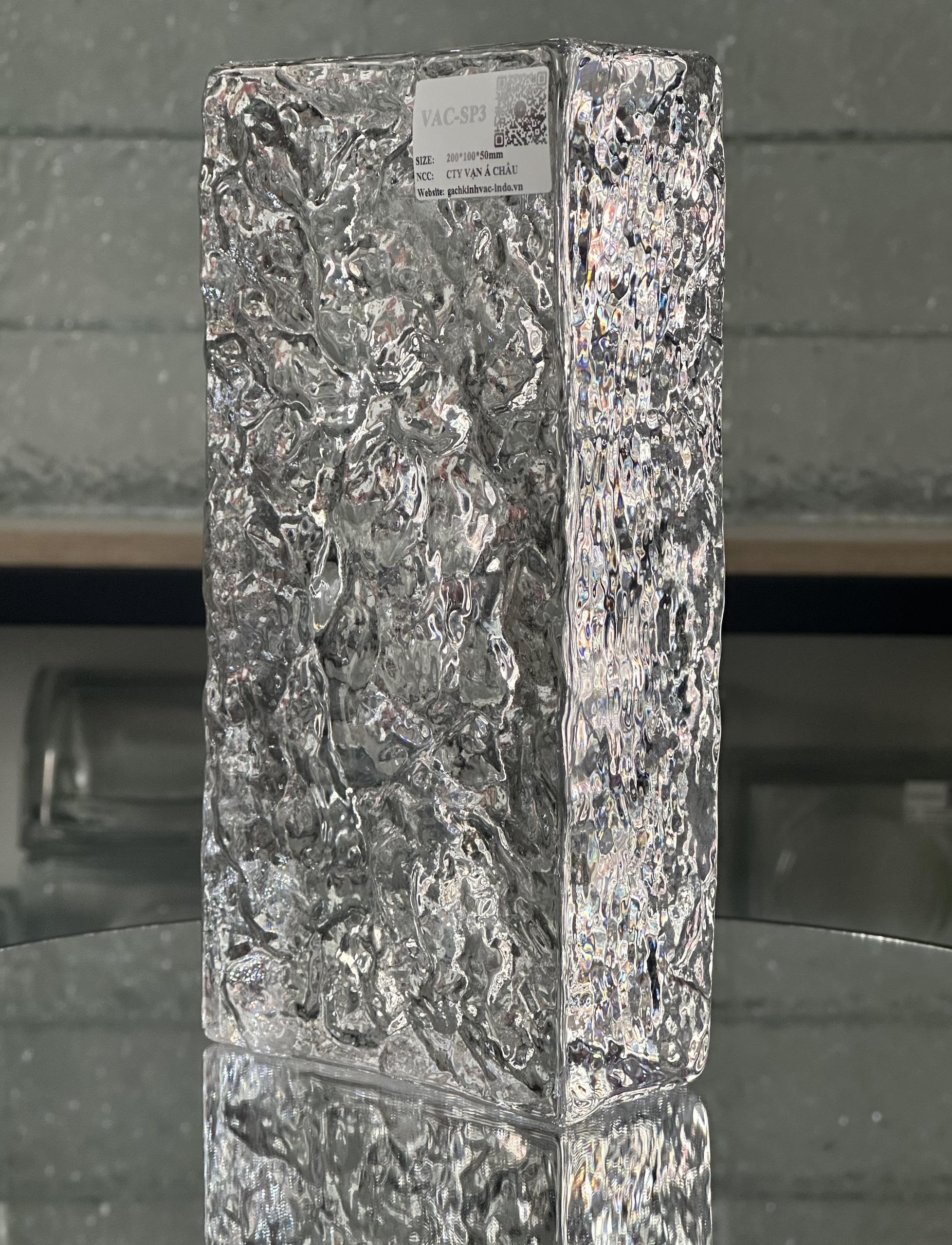 GẠCH KÍNH KHỐI ĐẶC SP3