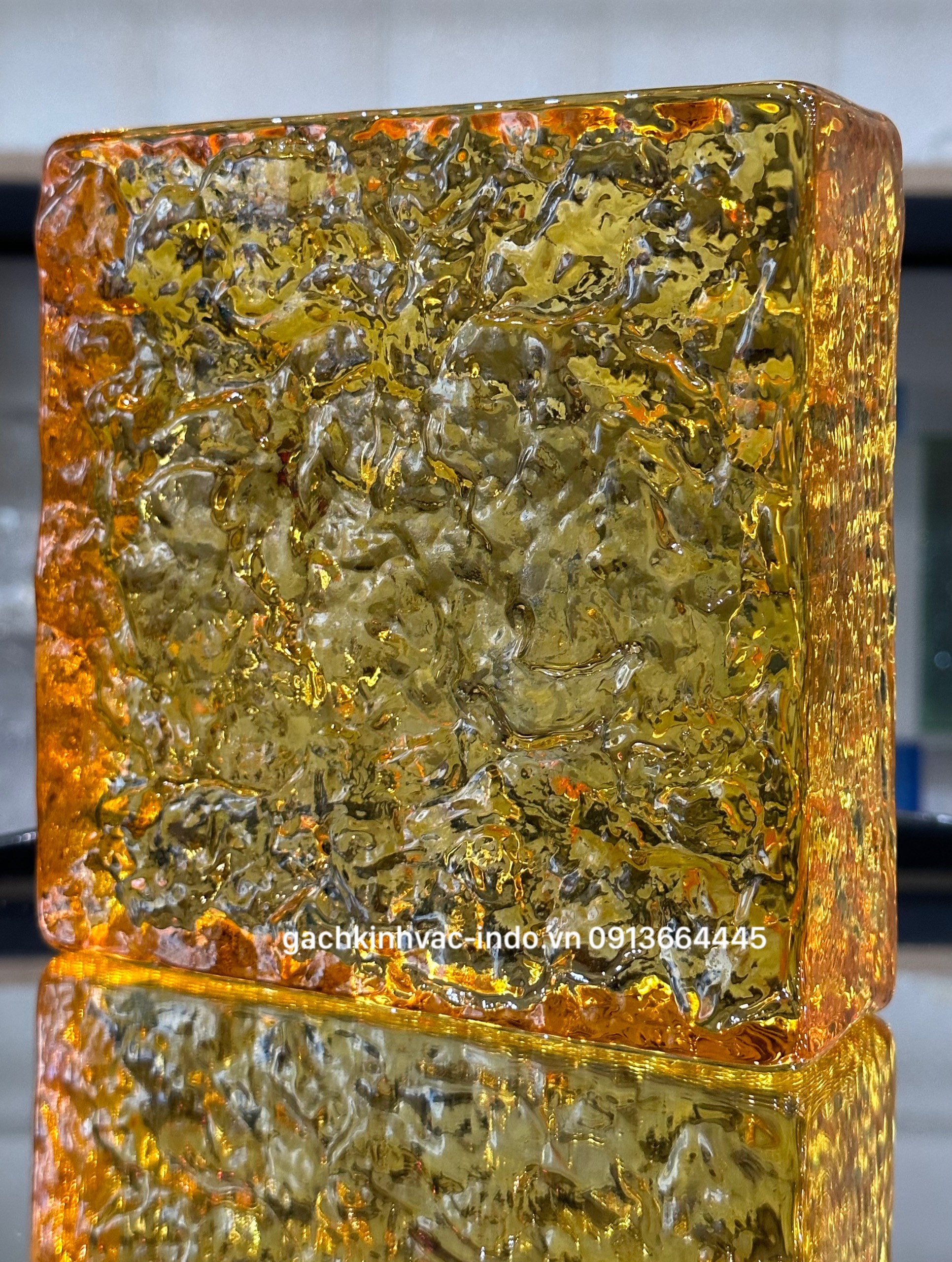 Gạch Kính Khối Đặc SP3-2 Vàng Đậm