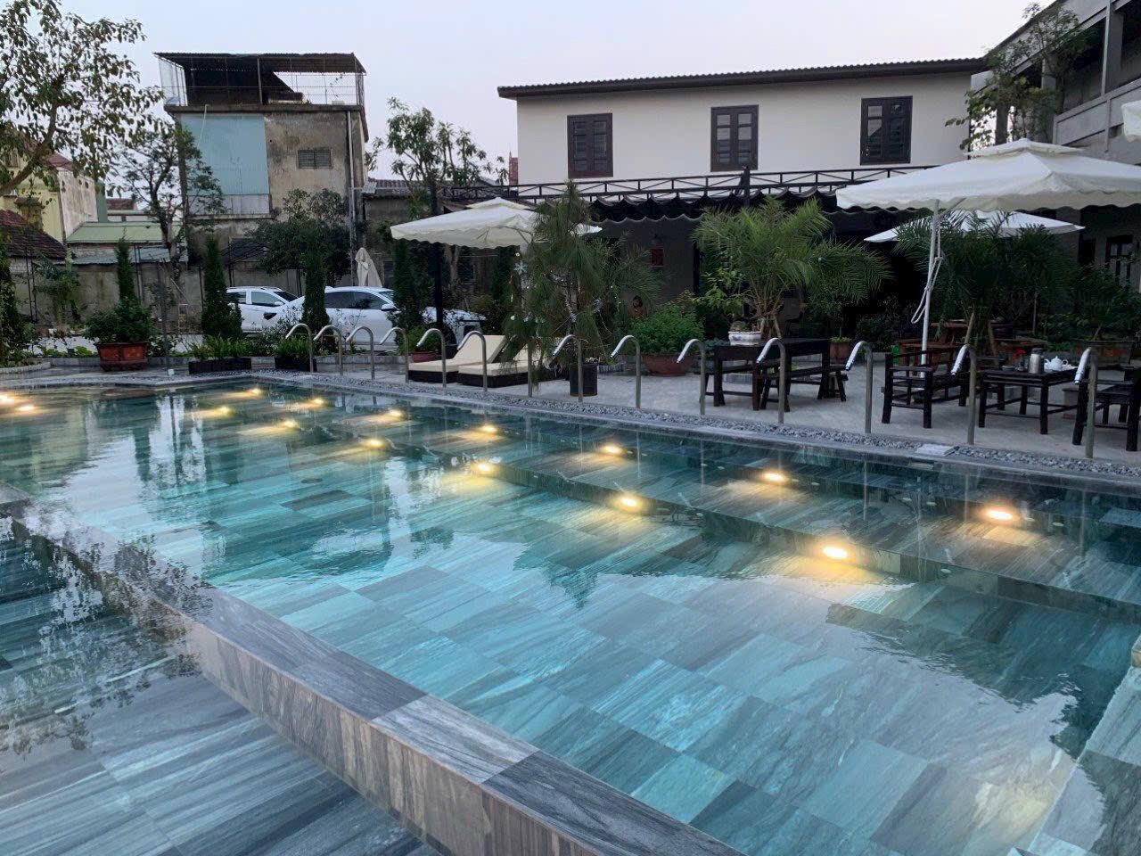 Đá sọc dưa vân đậm – Lựa chọn hoàn hảo cho bể bơi sang trọng và đẳng cấp