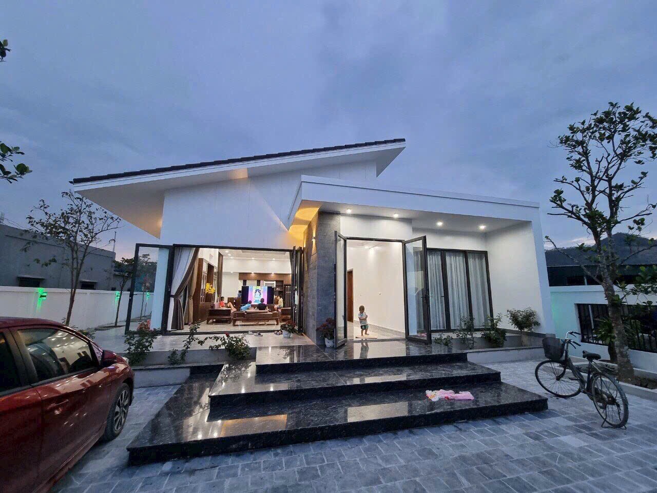 Cubic đen mài lát sân: Sự lựa chọn hoàn hảo cho không gian ngoài trời