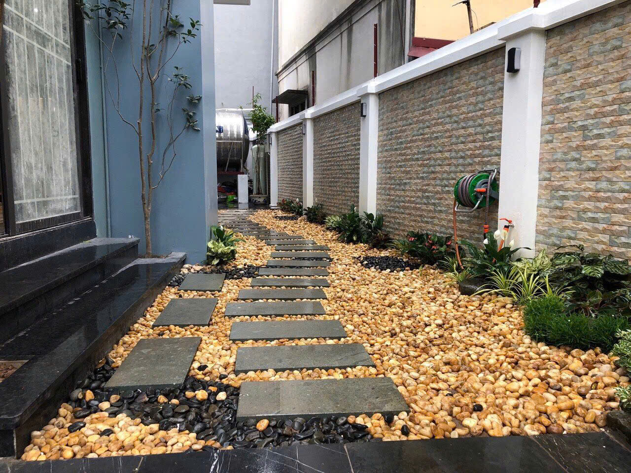 Sỏi cuội decor sân vườn