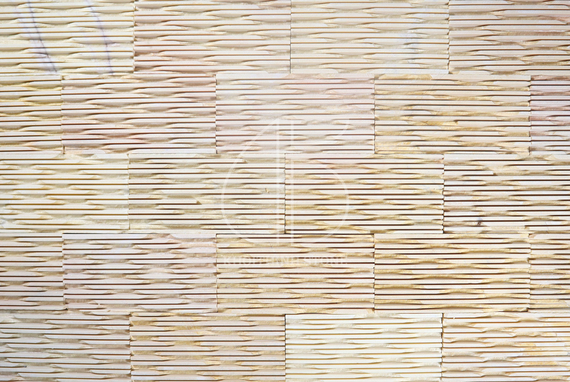 Đá răng lược vàng